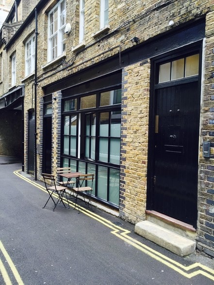 Smiths Ct, London to rent - Building Photo - Image 3 of 7