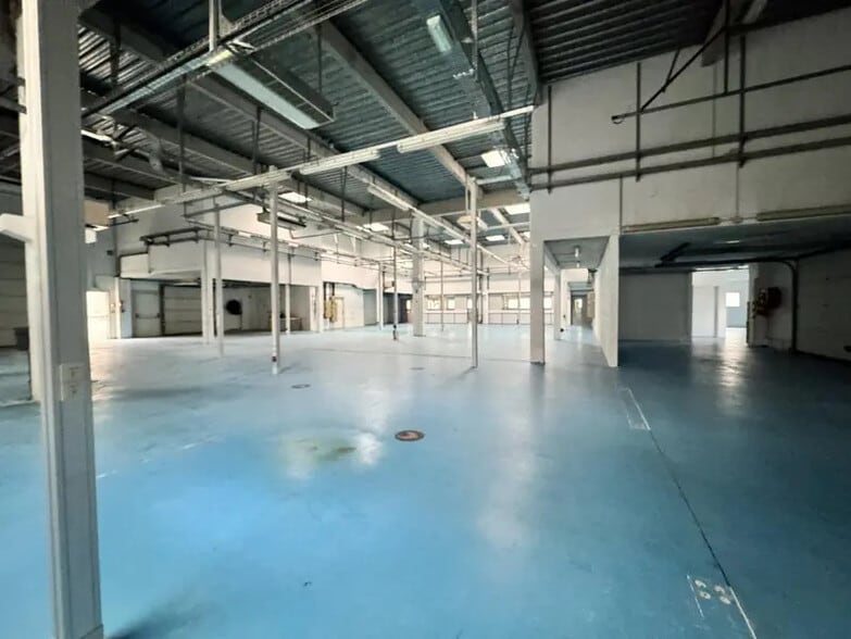 Light Industrial in Ivry-sur-Seine to rent - Building Photo - Image 3 of 15