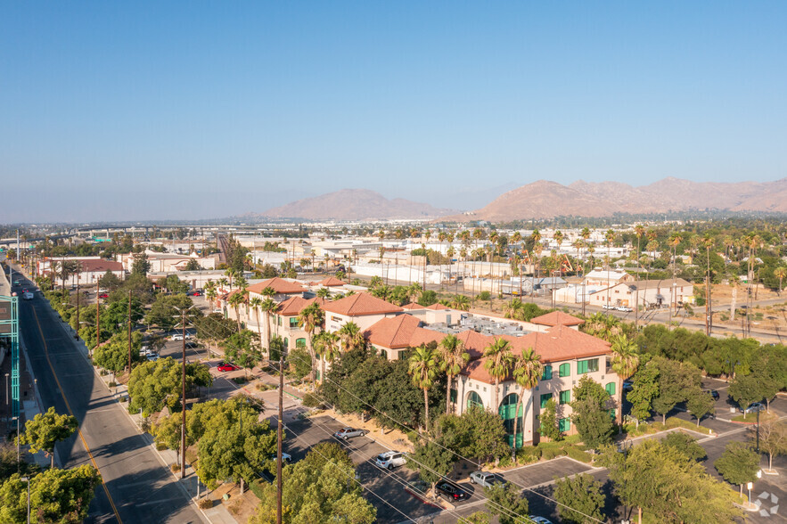 3550 Vine St, Riverside, CA for rent - Aerial - Image 3 of 4