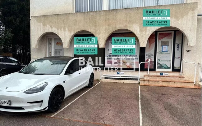 Location Bureaux 230 m²