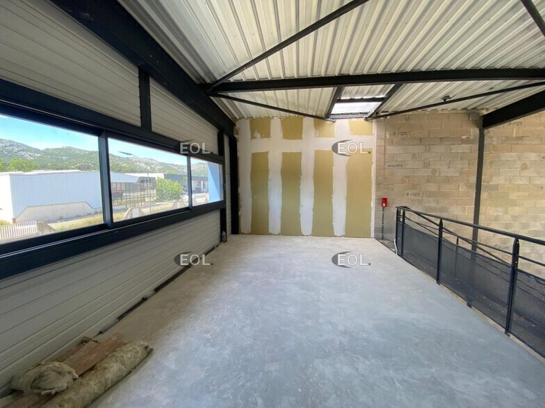 Light Industrial in Roquevaire to rent - Building Photo - Image 3 of 5