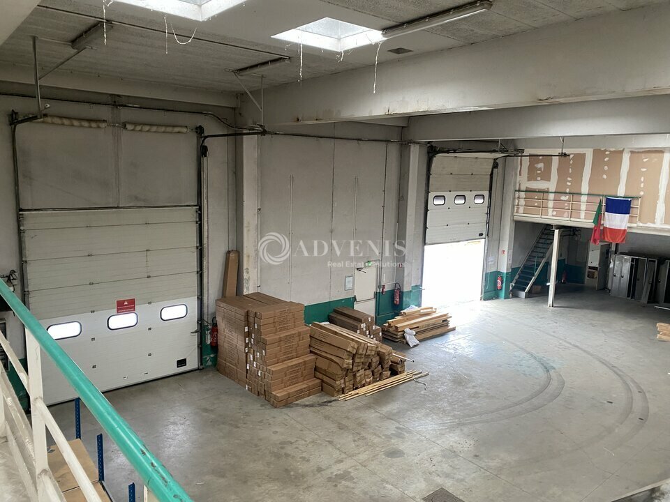 15 Route De Fontainebleau, Vitry-sur-Seine to rent Building Photo- Image 1 of 32
