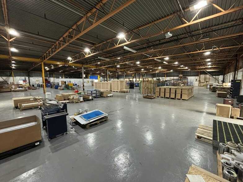 13 Earlstrees Rd, Corby to rent - Interior Photo - Image 3 of 6