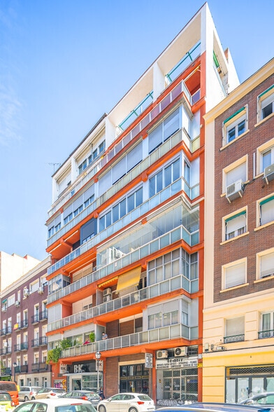 Office in Madrid, Madrid to rent - Building Photo - Image 1 of 1