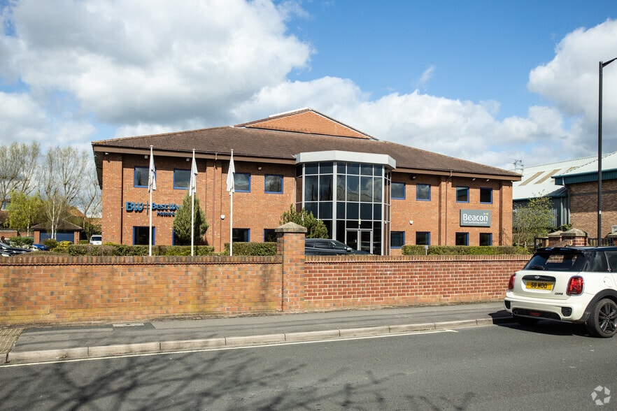 Clifton Moor, York to rent - Building Photo - Image 3 of 5