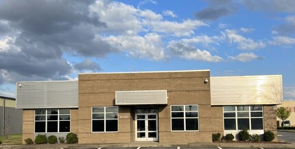 5200 Northshore Ln, North Little Rock, AR for rent Building Photo- Image 1 of 3