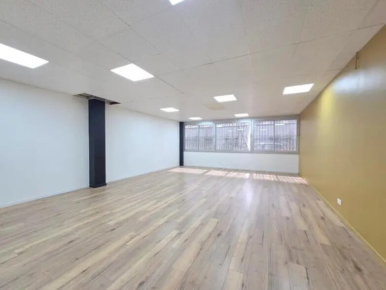 Office in Argenteuil to rent - Interior Photo - Image 2 of 21