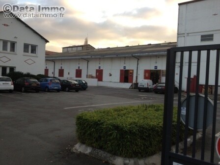 Office in Bezons to rent - Building Photo - Image 2 of 3
