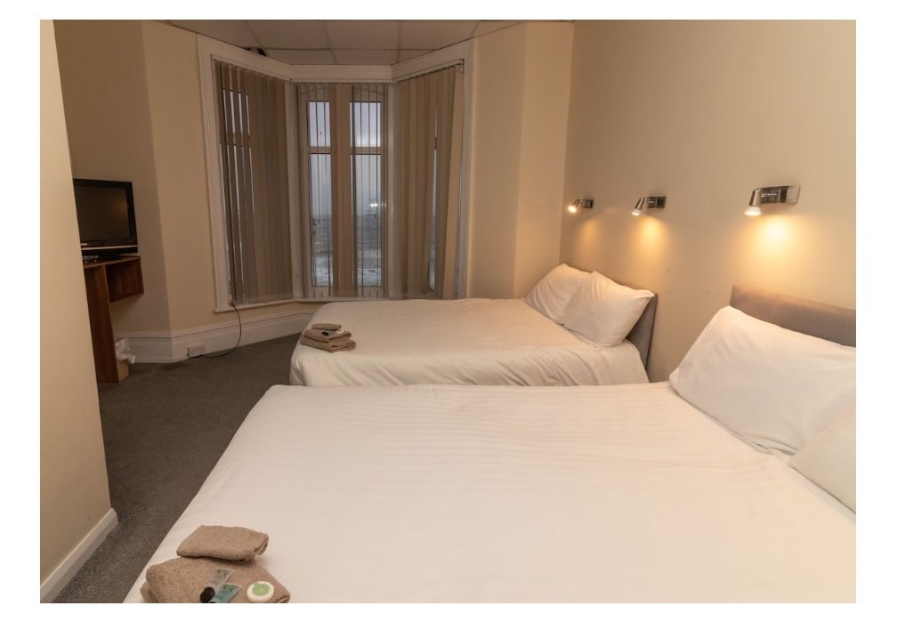 206-214 Promenade, Blackpool to rent Interior Photo- Image 1 of 6