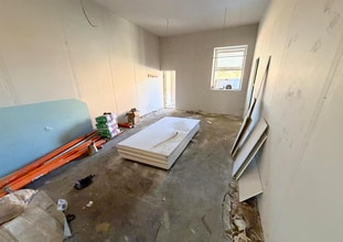 184 Burnage Ln, Manchester to rent Interior Photo- Image 2 of 7