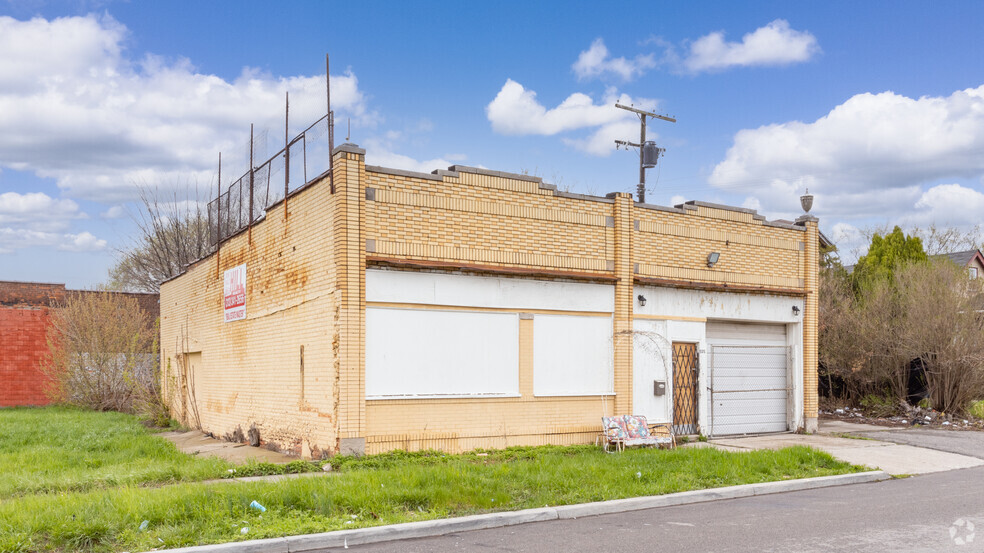 15047 E Warren Ave, Detroit, MI for sale - Primary Photo - Image 1 of 1