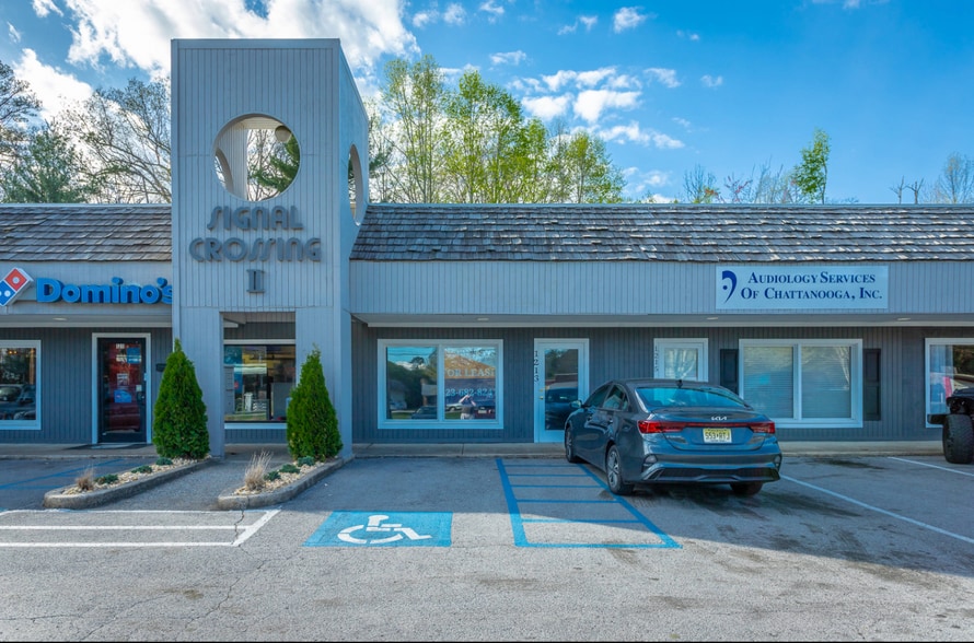 1207-1223 Taft Hwy, Signal Mountain, TN to rent - Building Photo - Image 3 of 3