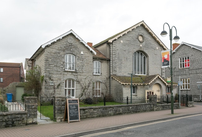 More details for 122 High St, Street - Retail to Rent