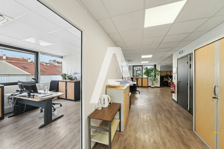 94 Rue Victor Hugo, Ivry-sur-Seine to rent - Interior Photo - Image 3 of 6