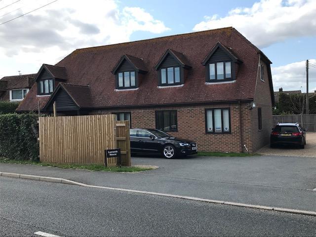 Stone St, Lympne to rent Building Photo- Image 1 of 9