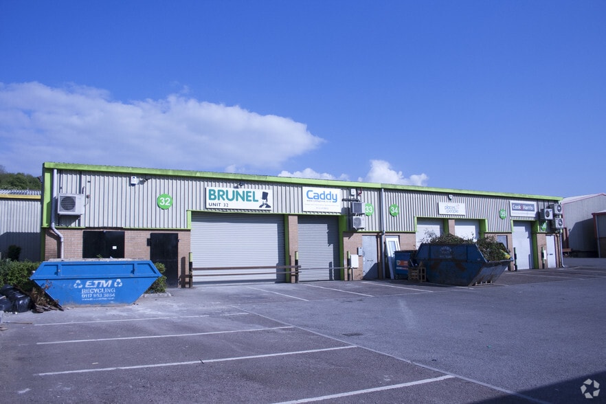 Novers Hl, Bristol to rent - Building Photo - Image 2 of 3