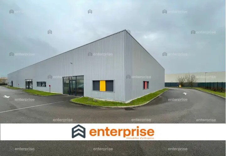 Location Local d'activités 548 m² - Photo 1