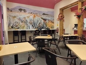 Retail in Madrid, Madrid to rent Interior Photo- Image 2 of 5