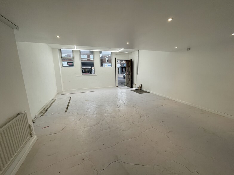 243 Ashley Rd, Poole to rent - Building Photo - Image 3 of 4