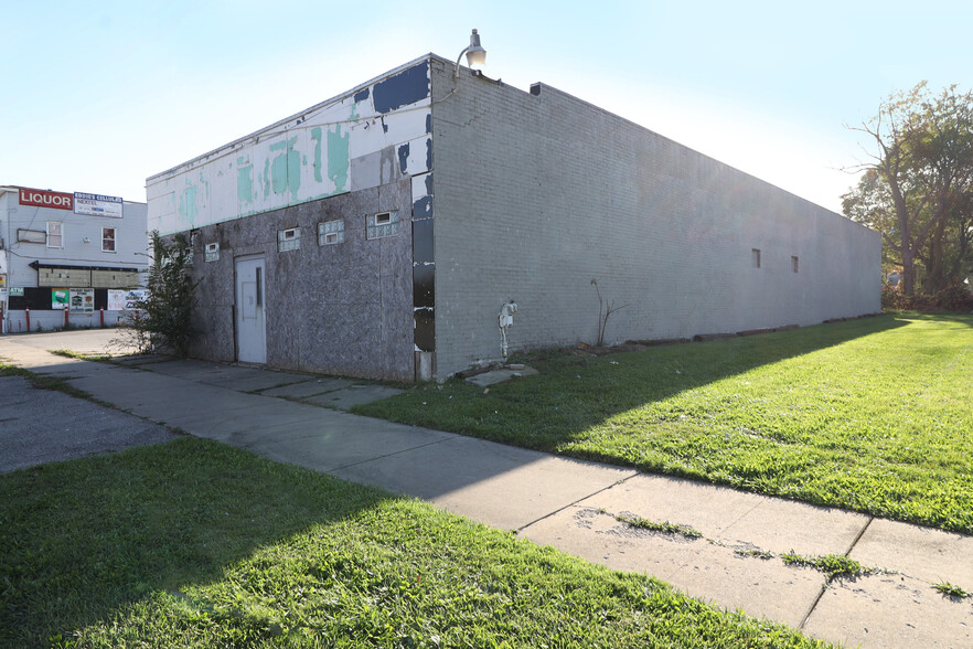 1915 E Genesee Ave, Saginaw, MI for sale - Primary Photo - Image 1 of 1