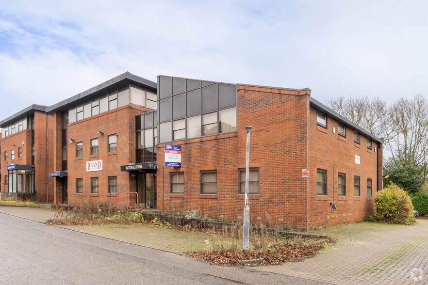 Spitfire Close, Ermine Business Park, Huntingdon for sale - Primary Photo - Image 1 of 2