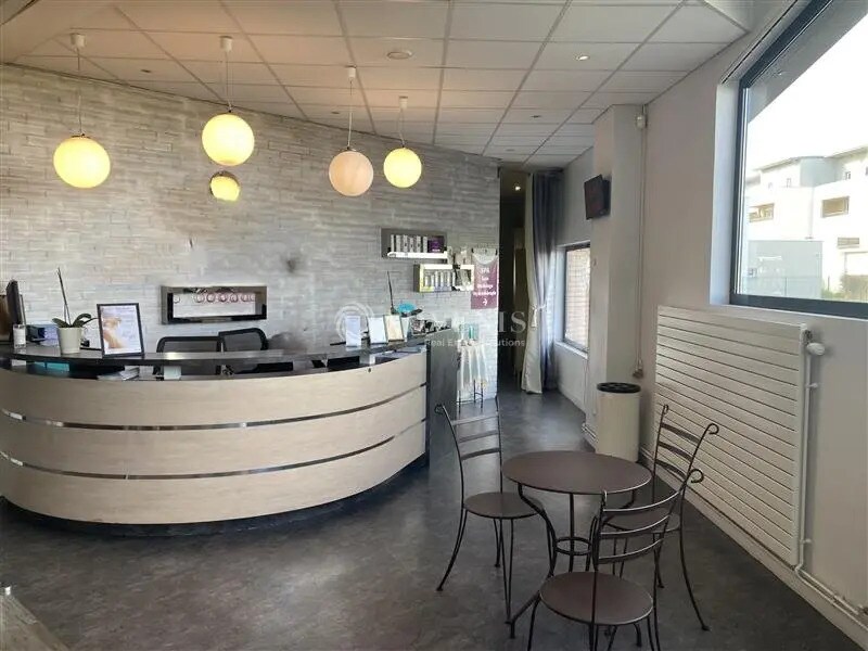 Vente Commerce 900 m² - Photo 1