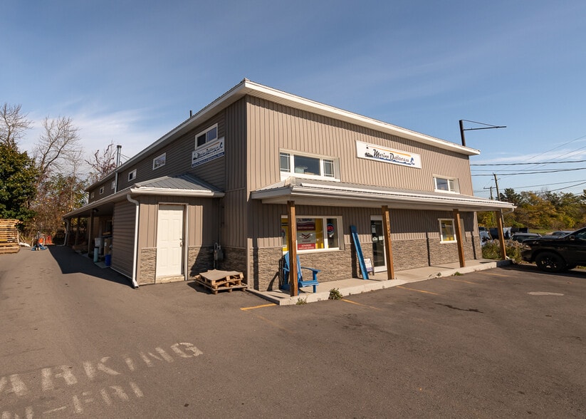 4033 Bath Rd, Kingston K7M 4Y5 Retail for Sale UK