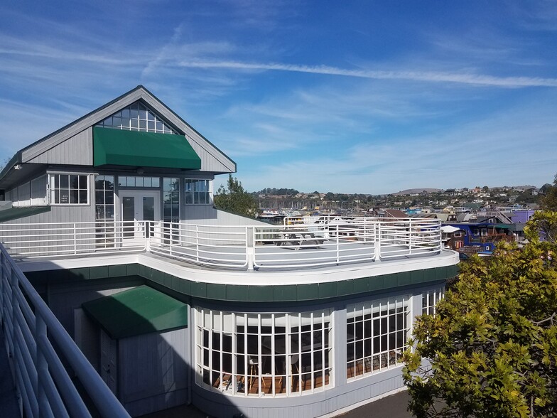 4000 Bridgeway Blvd, Sausalito, CA for rent - Building Photo - Image 2 of 4