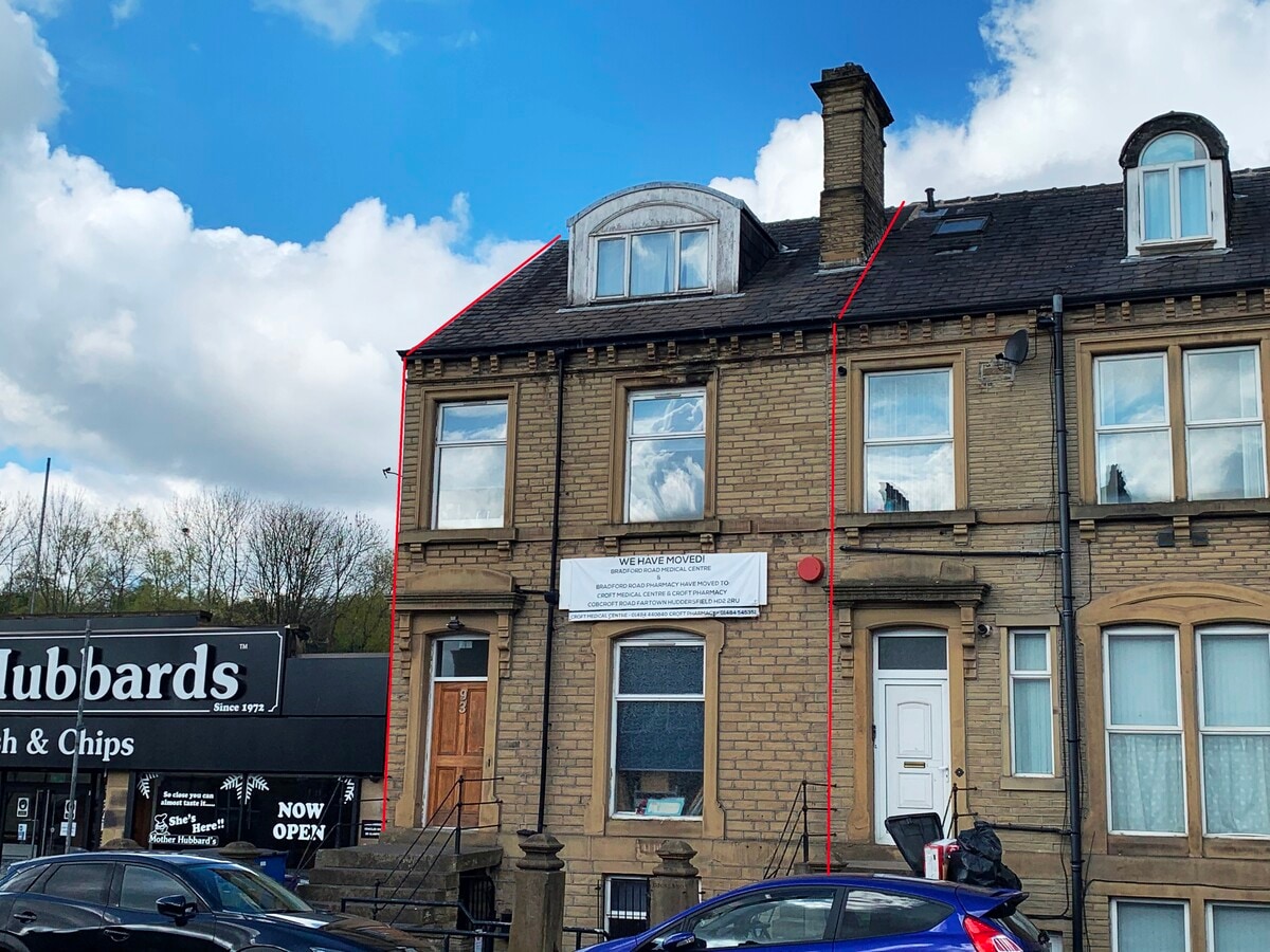 93 Bradford Rd, Huddersfield, HD1 6DZ UK