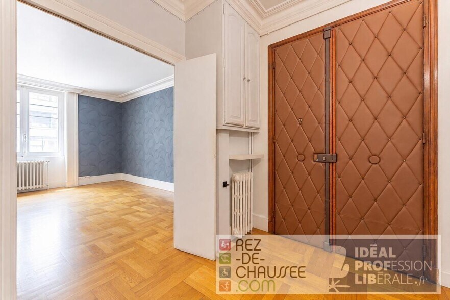 Office in Lyon for sale - Interior Photo - Image 3 of 6