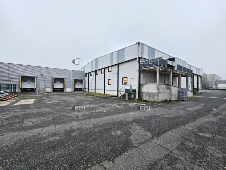 Industrial in Thiais to rent - Building Photo - Image 2 of 9