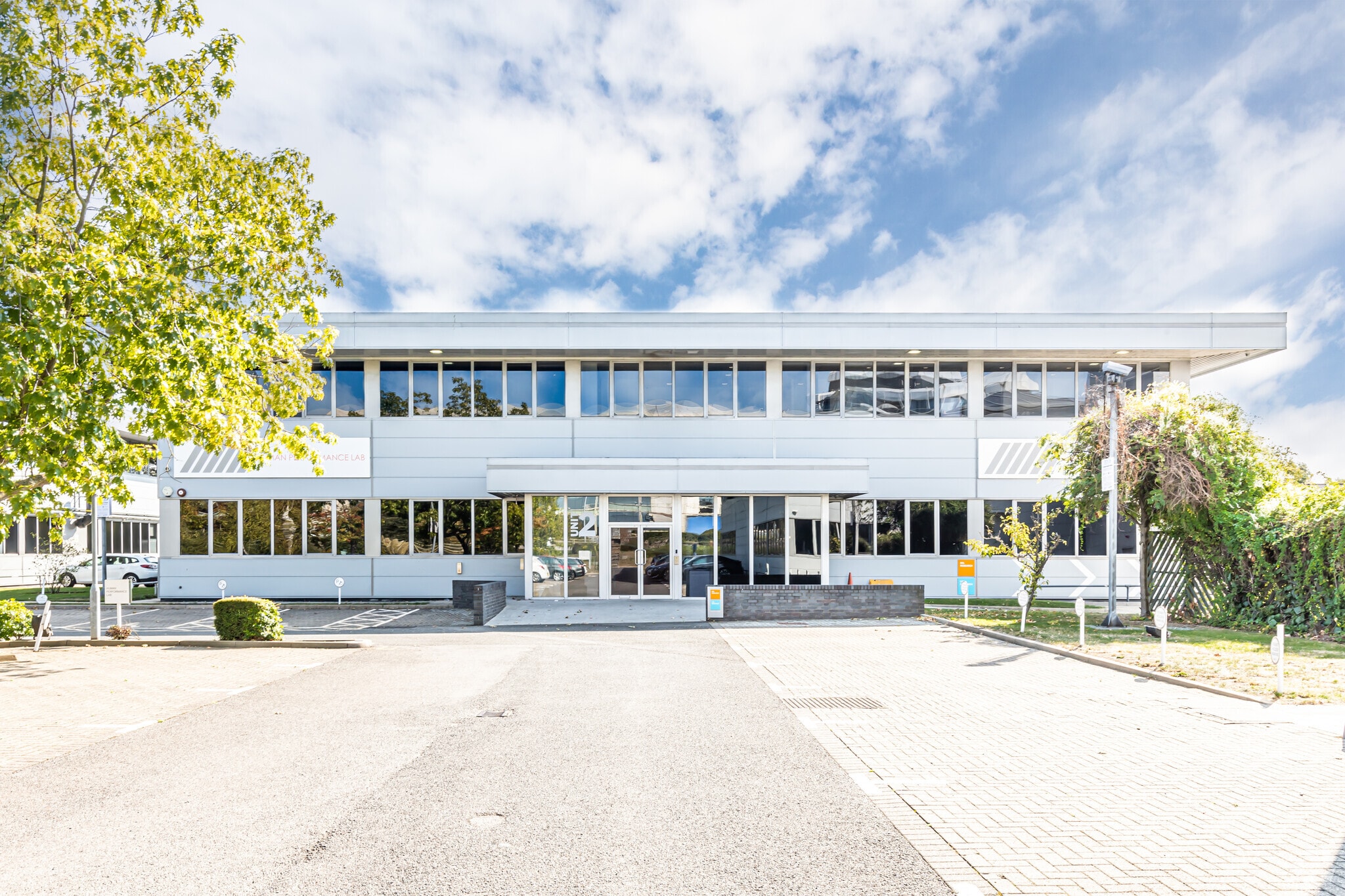 Great West Rd, Brentford for sale Primary Photo- Image 1 of 1