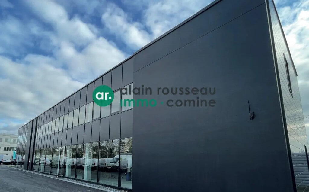 Location Bureaux 400 m² - Photo 1