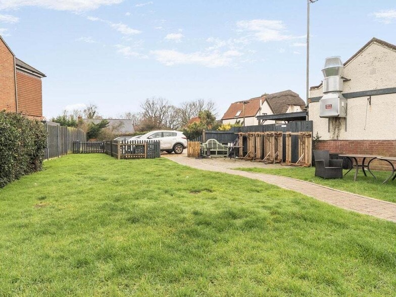 Moor Rd, Langham to rent - Building Photo - Image 3 of 19