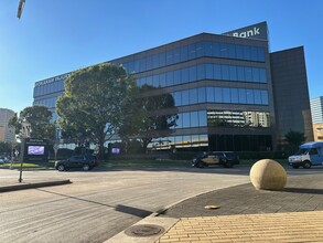 2500 West Loop South, Houston, TX for rent Building Photo- Image 1 of 15