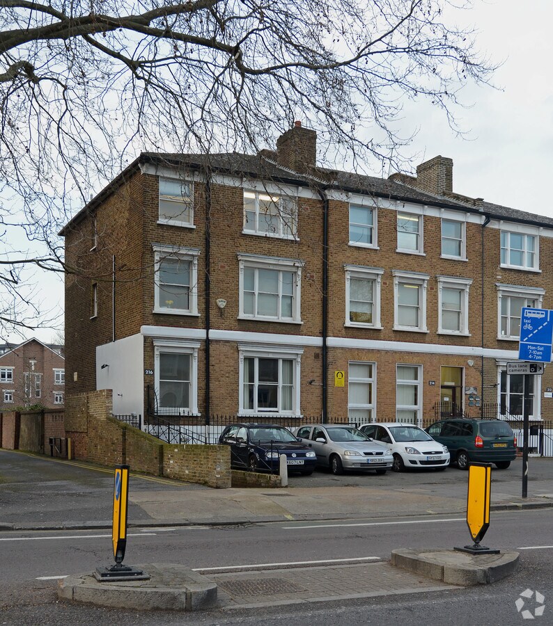 214216 Goldhawk Rd, London, W12 9NX UK