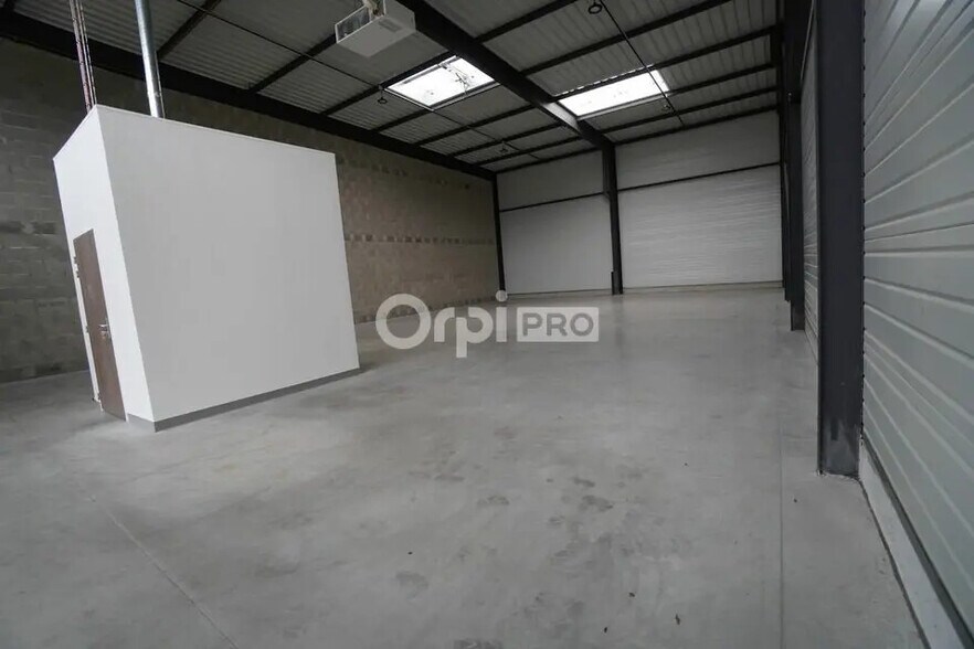 Light Industrial in Longvic to rent - Building Photo - Image 2 of 4