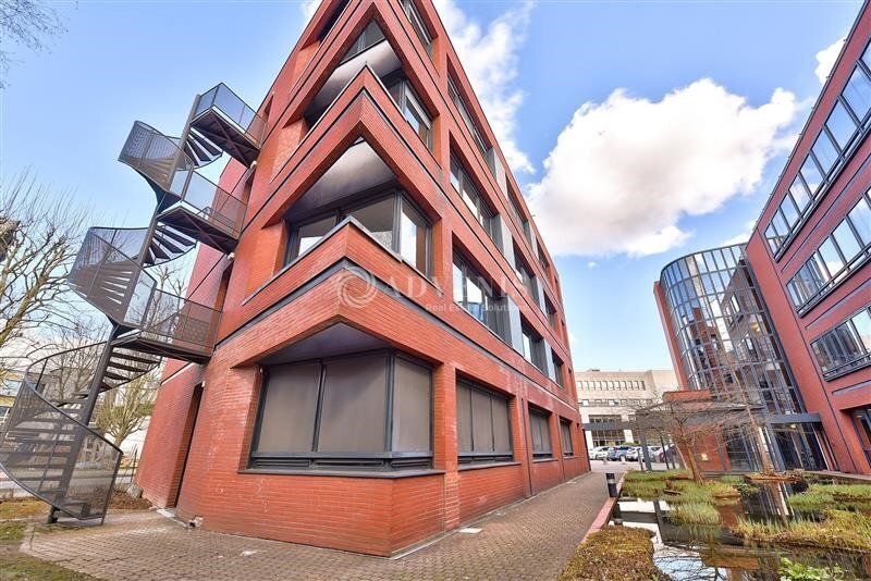 1 Rue James Joule, Guyancourt to rent - Building Photo - Image 1 of 4