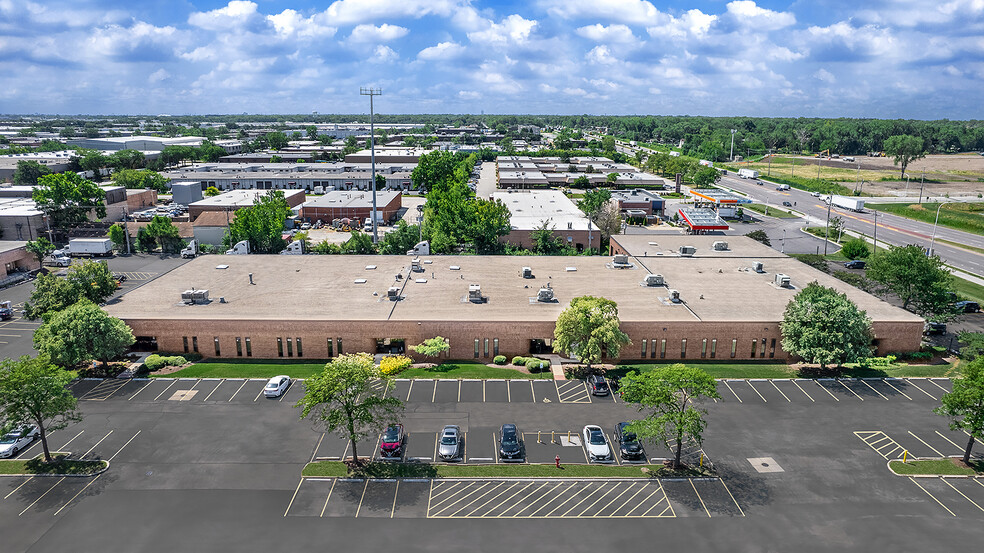 1088-1130 W Thorndale Ave, Bensenville, IL for rent - Building Photo - Image 1 of 6