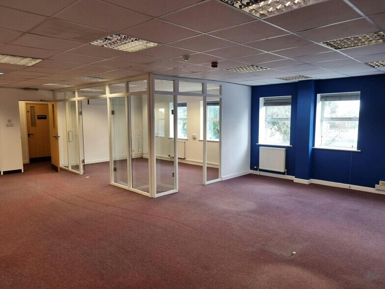 Dominion Rd, Bournemouth to rent - Building Photo - Image 3 of 7