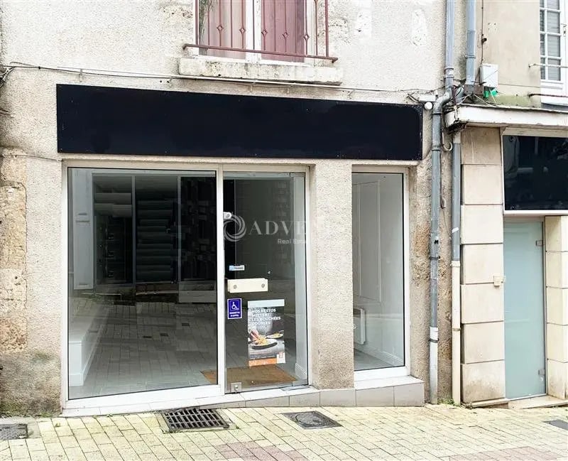 Location Commerce 75 m² - Photo 1