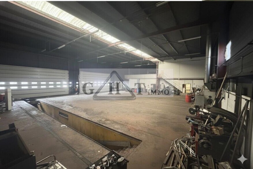 Industrial in Villeneuve-la-Garenne to rent - Building Photo - Image 3 of 3