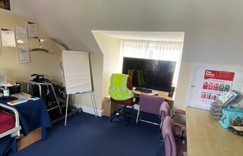 51A-51 High St, Ruislip to rent Interior Photo- Image 2 of 4