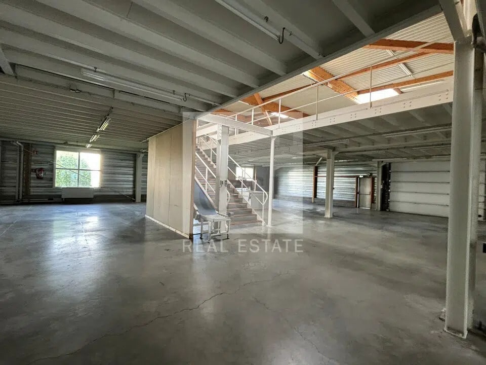 Light Industrial in Villefranche-sur-Saône to rent Interior Photo- Image 1 of 5