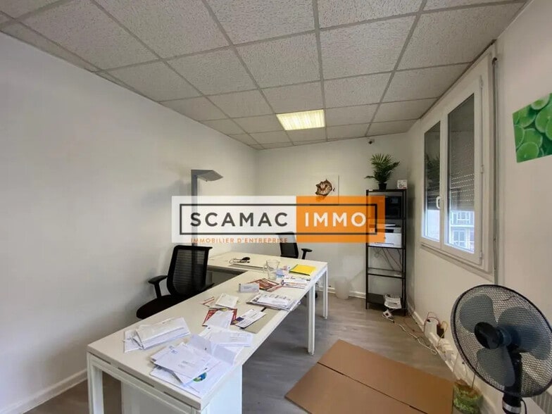 Office in Montrouge to rent - Interior Photo - Image 2 of 6
