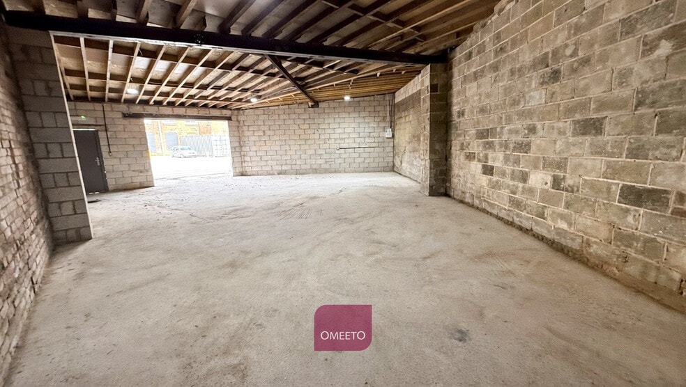 92 Meadow Road, Nottingham to rent - Building Photo - Image 1 of 10