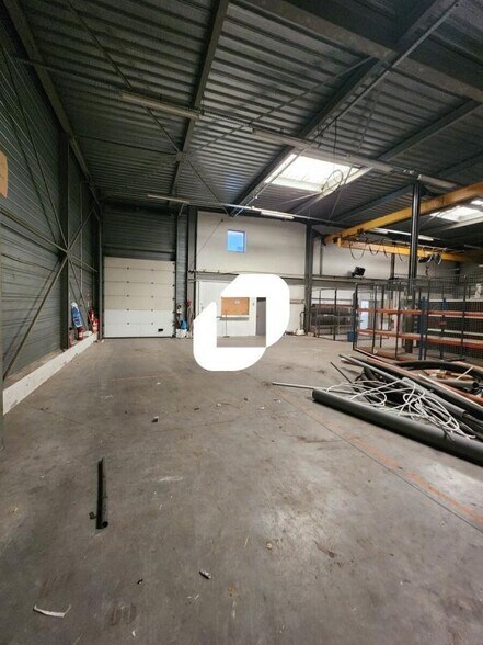 Light Industrial in Villemomble to rent - Building Photo - Image 1 of 9