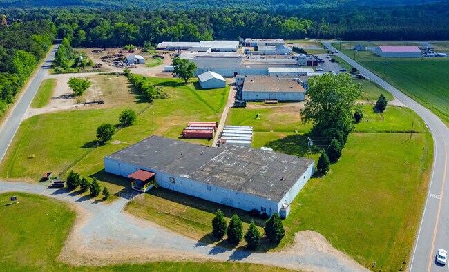 More details for 1076 Airport Rd, Tappahannock, VA - Industrial to Rent