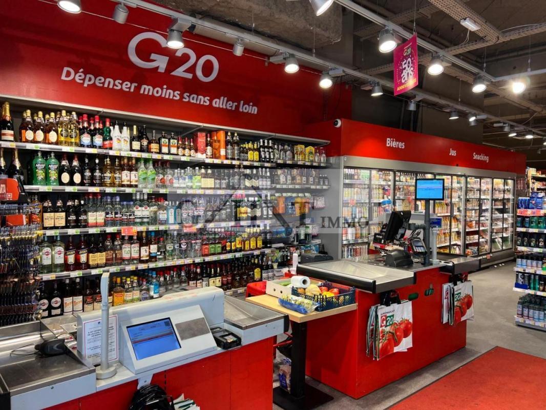 Retail in Paris to rent Building Photo- Image 1 of 11