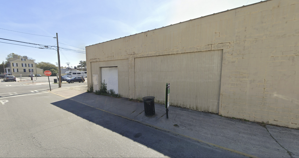 215 E Congress St, Savannah, GA for sale - Building Photo - Image 1 of 5